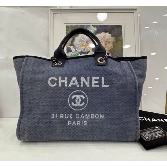 Chanel Handbags - Chanel Women Pre-Loved Bag Very Good Condition